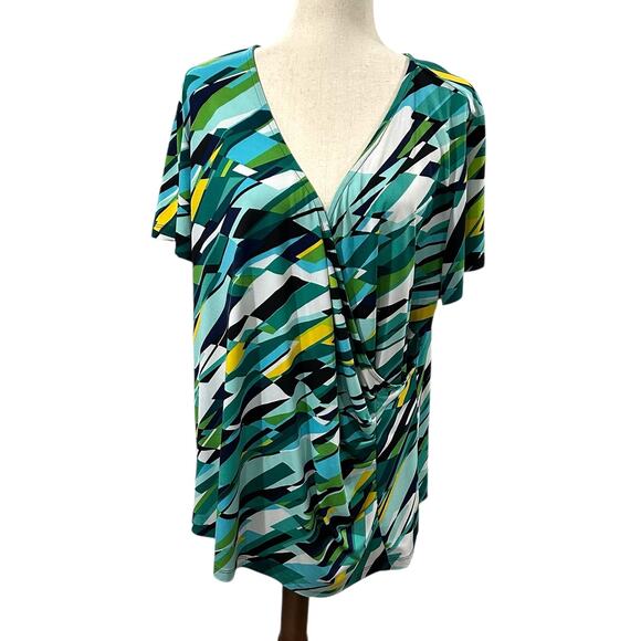 Dressbarn Woman Faux Wrap V Neck Geometric Print Short Sleeve Blouse Size 2X EUD - Picture 1 of 5